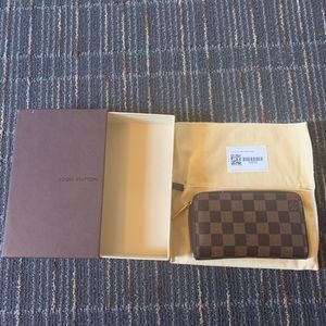Louis Vuitton Zippy compact wallet